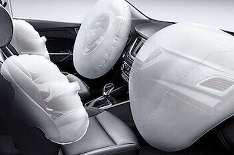 Hyundai Accent - Nội thất 5